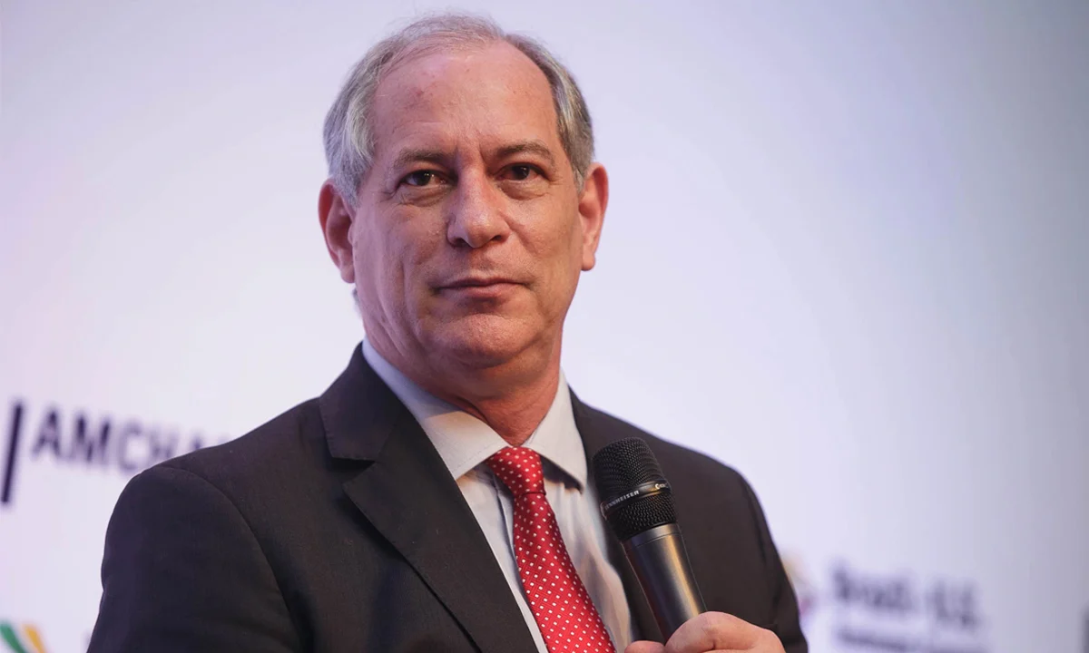 Netanyahu diz que não descarta assassinar aiatolá Khamenei e sugere que matar o líder supremo do Irã acabaria com o conflito